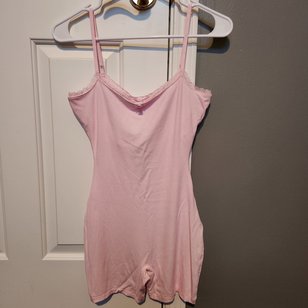 NWT Skims Soft Lounge Lace Scoop Onesie